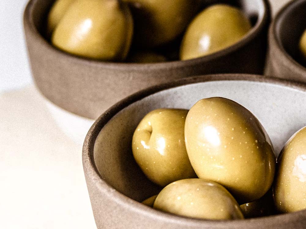 Как есть оливки по правилам этикета за столом